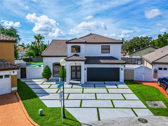 8220 NW 199th Ter, Hialeah FL 33015
