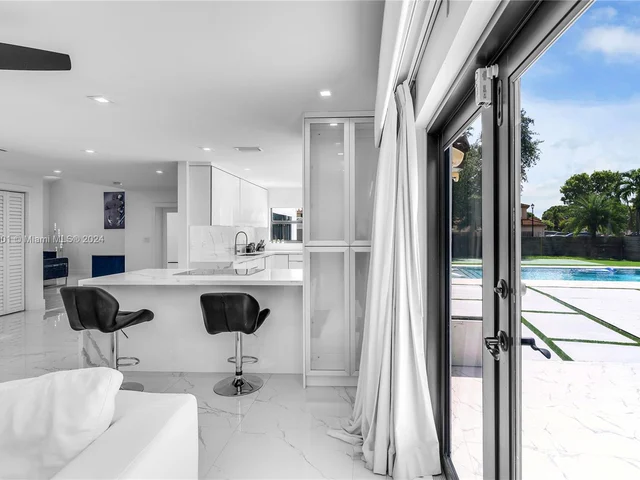 8220 NW 199th Ter, Hialeah FL 33015