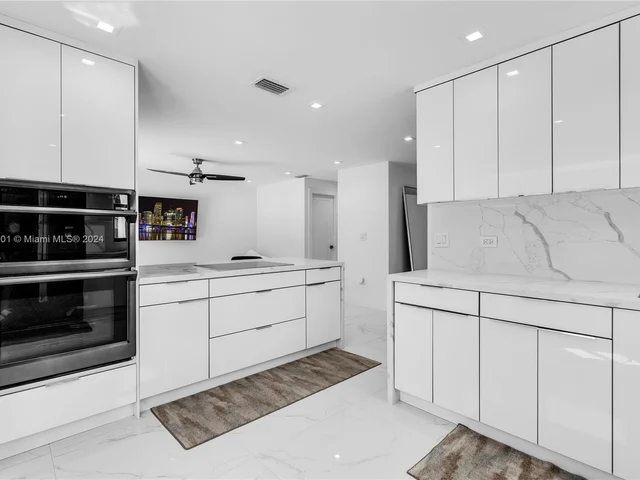 8220 NW 199th Ter, Hialeah FL 33015