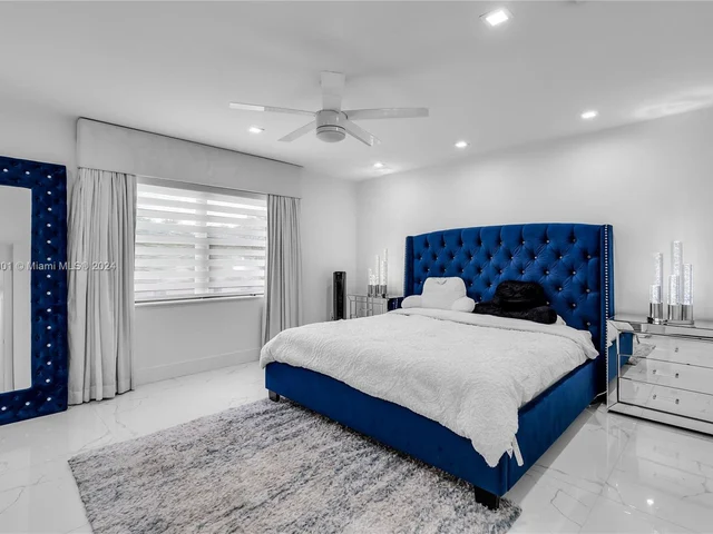 8220 NW 199th Ter, Hialeah FL 33015