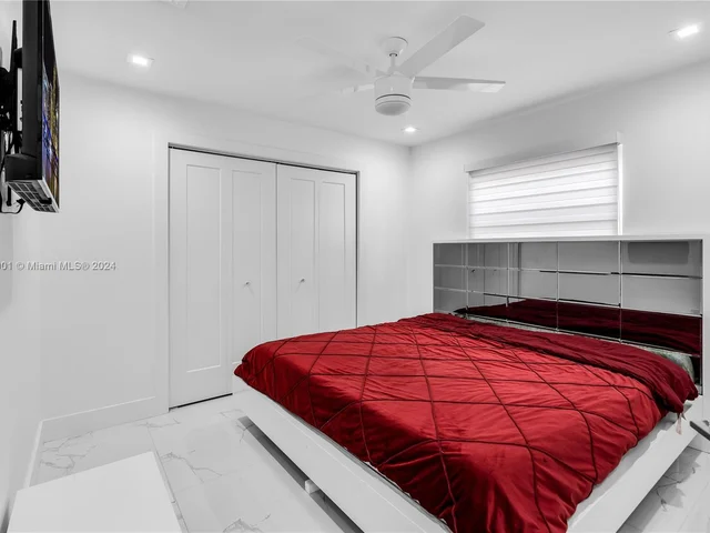 8220 NW 199th Ter, Hialeah FL 33015