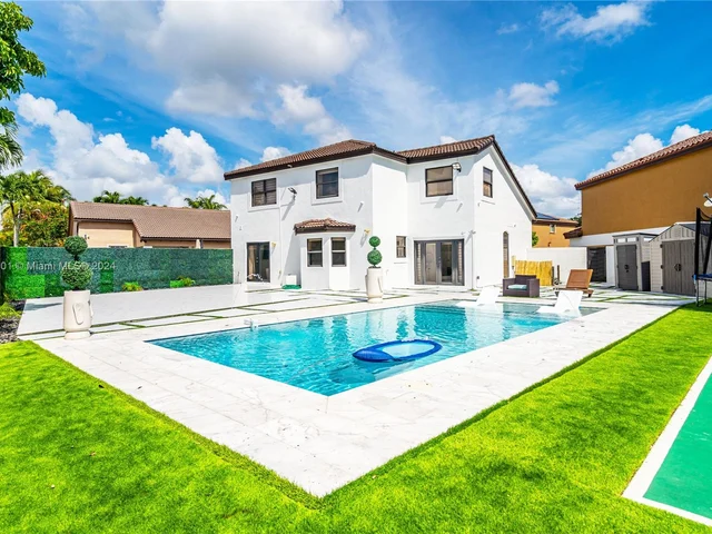 8220 NW 199th Ter, Hialeah FL 33015