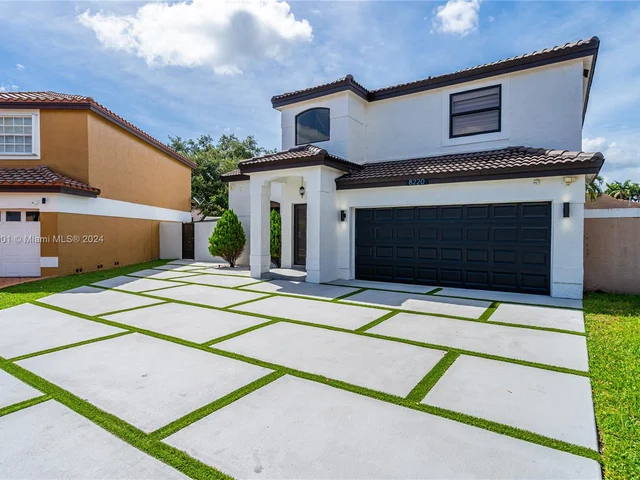 8220 NW 199th Ter, Hialeah FL 33015