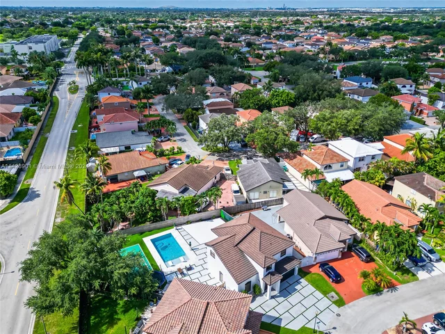 8220 NW 199th Ter, Hialeah FL 33015