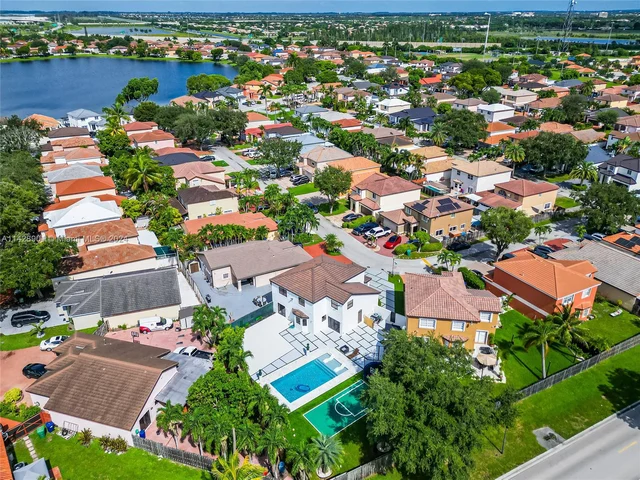 8220 NW 199th Ter, Hialeah FL 33015