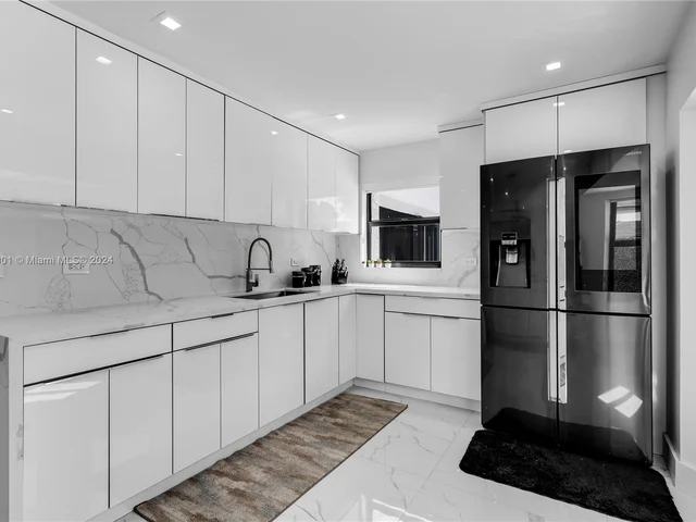 8220 NW 199th Ter, Hialeah FL 33015