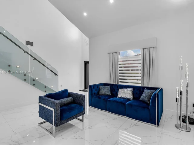 8220 NW 199th Ter, Hialeah FL 33015