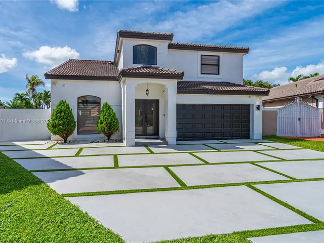 8220 NW 199th Ter, Hialeah FL 33015