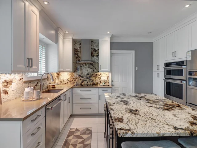 1417 NE 27th St, Wilton Manors FL 33334