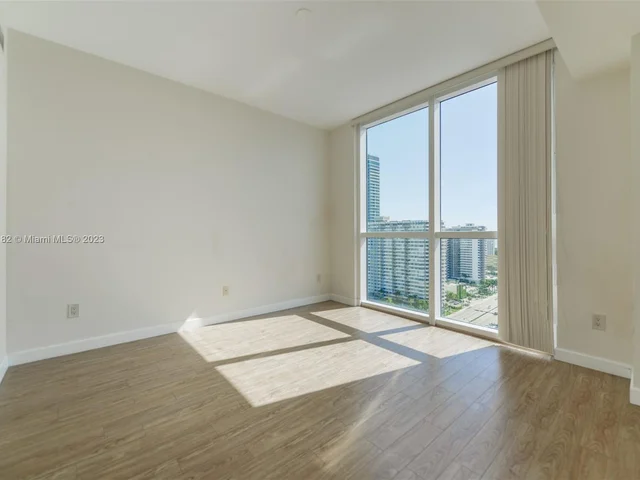 1945 S Ocean Dr # 1903, Hallandale Beach FL 33009