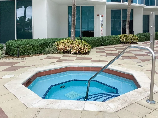 1945 S Ocean Dr # 1903, Hallandale Beach FL 33009