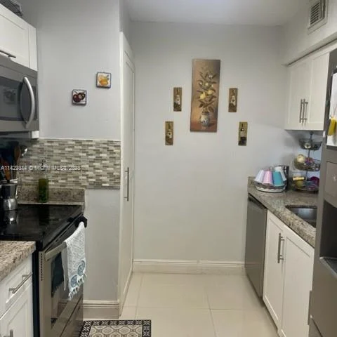 8710 SW 3rd St # 202, Pembroke Pines FL 33025