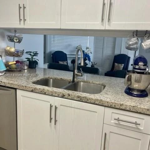 8710 SW 3rd St # 202, Pembroke Pines FL 33025