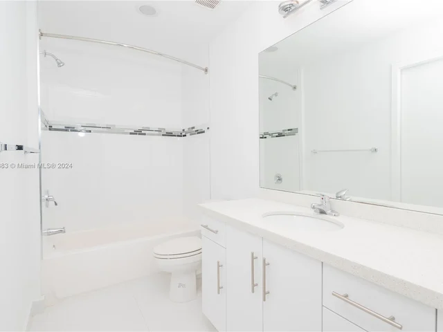 2651 NE 212th ter # 403, Aventura FL 33180