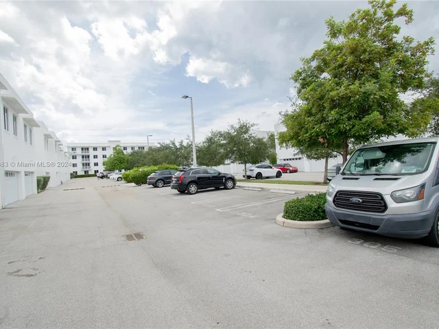 2651 NE 212th ter # 403, Aventura FL 33180