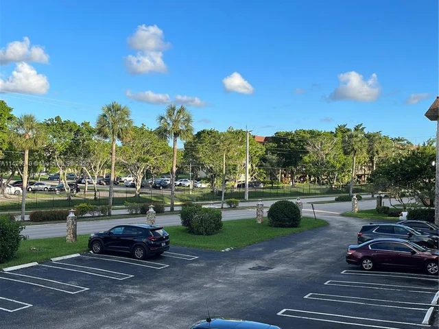 5071 W Oakland Park Blvd # 205, Lauderdale Lakes FL 33313