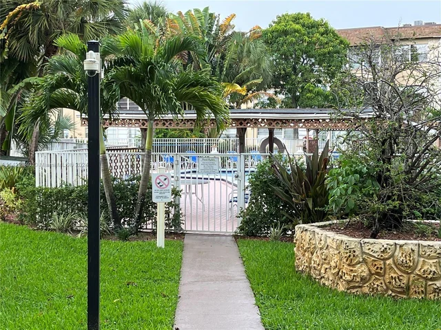 5071 W Oakland Park Blvd # 205, Lauderdale Lakes FL 33313