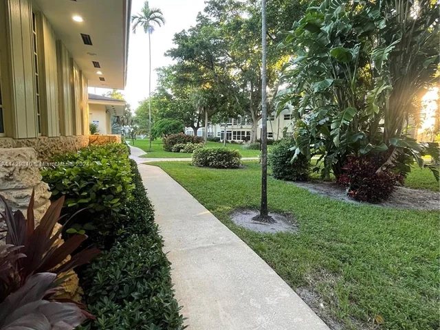 5071 W Oakland Park Blvd # 205, Lauderdale Lakes FL 33313