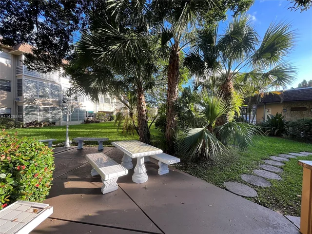 5071 W Oakland Park Blvd # 205, Lauderdale Lakes FL 33313
