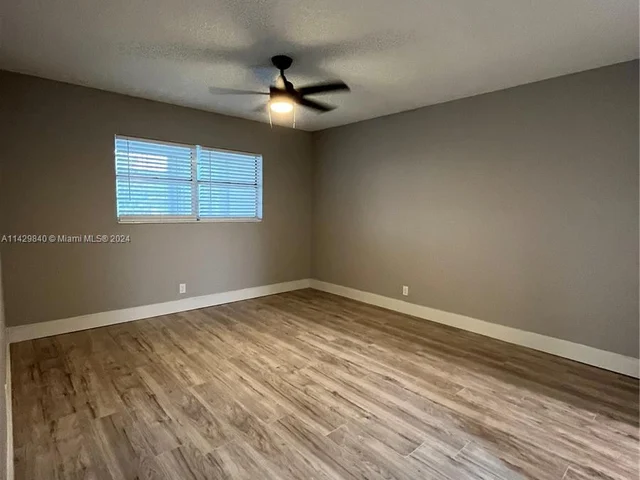 5071 W Oakland Park Blvd # 205, Lauderdale Lakes FL 33313