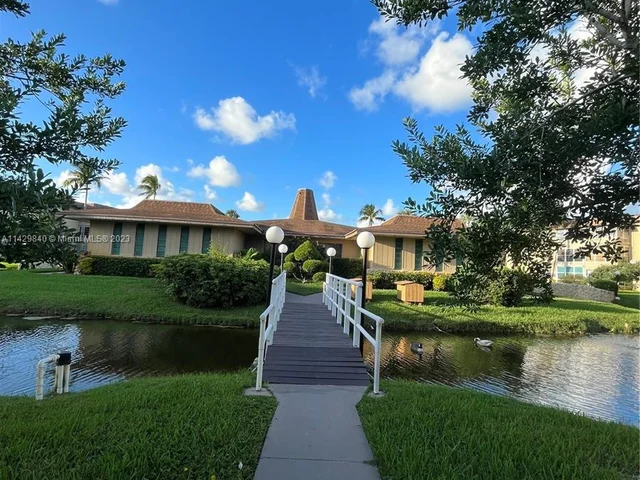 5071 W Oakland Park Blvd # 205, Lauderdale Lakes FL 33313
