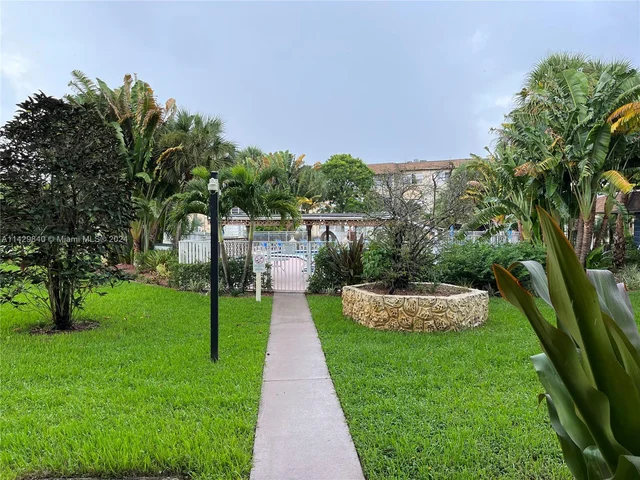 5071 W Oakland Park Blvd # 205, Lauderdale Lakes FL 33313