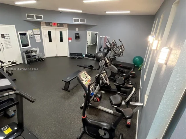 5071 W Oakland Park Blvd # 205, Lauderdale Lakes FL 33313