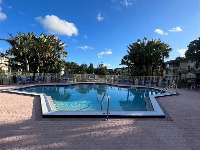 5071 W Oakland Park Blvd # 205, Lauderdale Lakes FL 33313