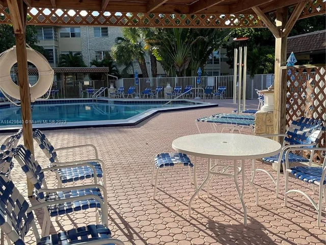 5071 W Oakland Park Blvd # 205, Lauderdale Lakes FL 33313