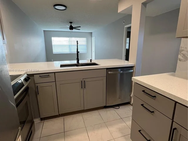 5071 W Oakland Park Blvd # 205, Lauderdale Lakes FL 33313