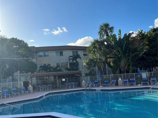5071 W Oakland Park Blvd # 205, Lauderdale Lakes FL 33313