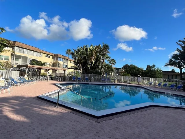 5071 W Oakland Park Blvd # 205, Lauderdale Lakes FL 33313