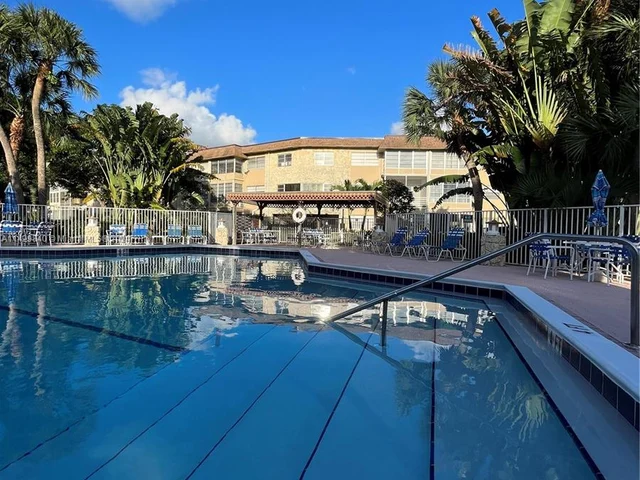 5071 W Oakland Park Blvd # 205, Lauderdale Lakes FL 33313