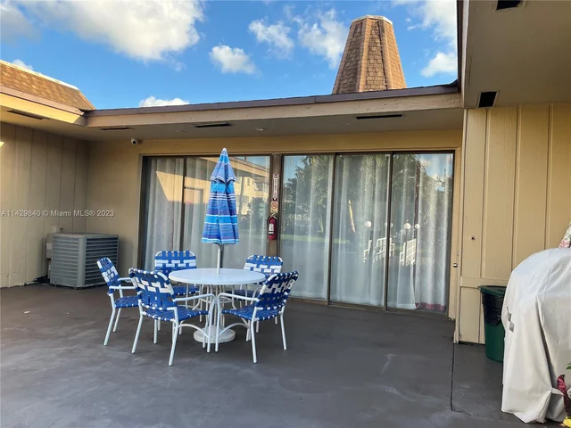 5071 W Oakland Park Blvd # 205, Lauderdale Lakes FL 33313