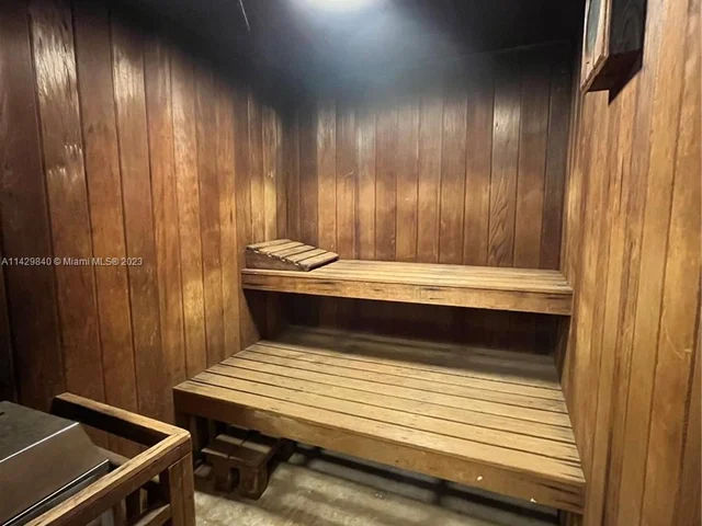 5071 W Oakland Park Blvd # 205, Lauderdale Lakes FL 33313