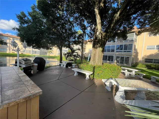 5071 W Oakland Park Blvd # 205, Lauderdale Lakes FL 33313