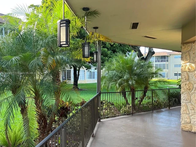 5071 W Oakland Park Blvd # 205, Lauderdale Lakes FL 33313