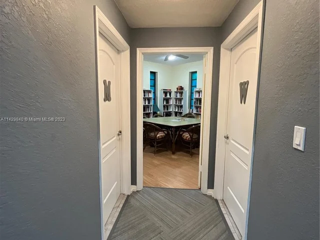 5071 W Oakland Park Blvd # 205, Lauderdale Lakes FL 33313