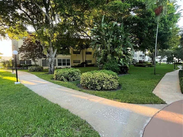 5071 W Oakland Park Blvd # 205, Lauderdale Lakes FL 33313
