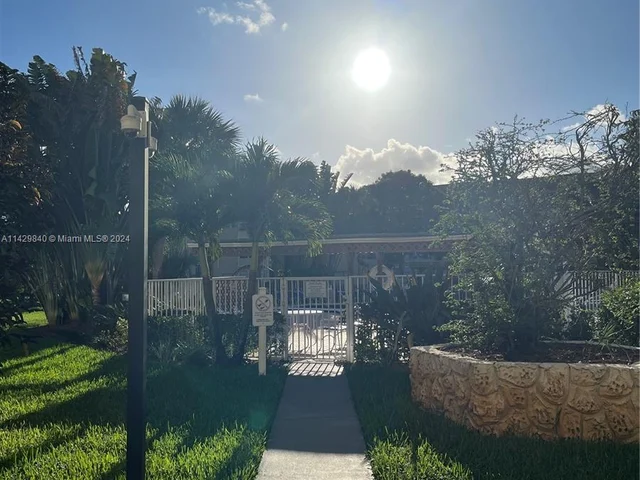 5071 W Oakland Park Blvd # 205, Lauderdale Lakes FL 33313