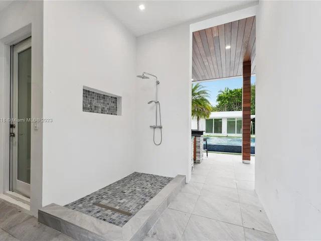 6300 Moss Ranch Rd, Pinecrest FL 33156