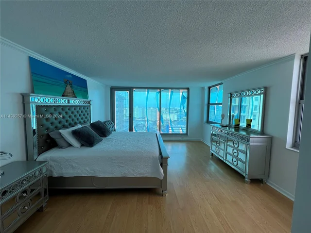 1912 S Ocean Dr # 19C, Hallandale Beach FL 33009