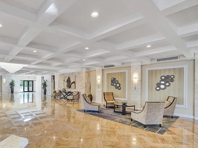 1912 S Ocean Dr # 19C, Hallandale Beach FL 33009