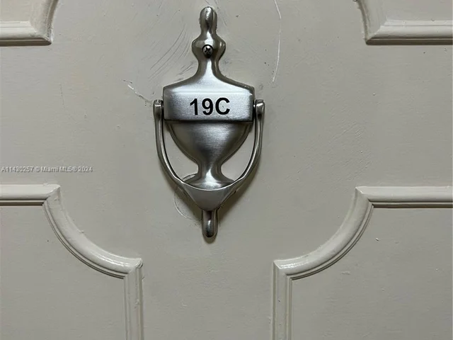 1912 S Ocean Dr # 19C, Hallandale Beach FL 33009