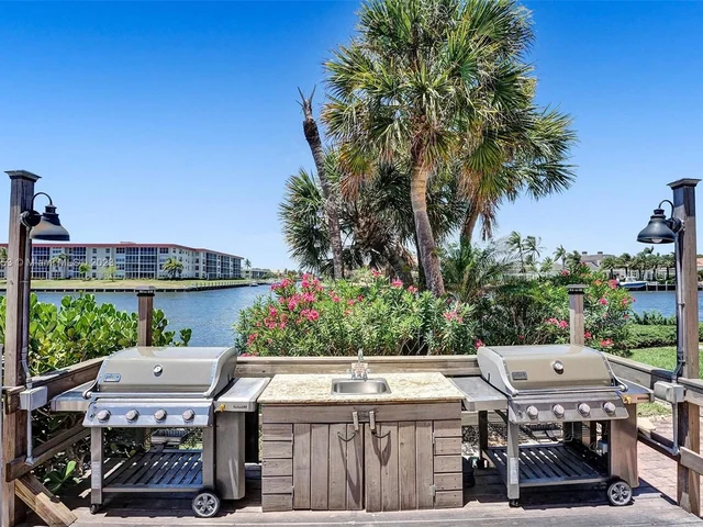 1160 Hillsboro Mile # 901, Hillsboro Beach FL 33062