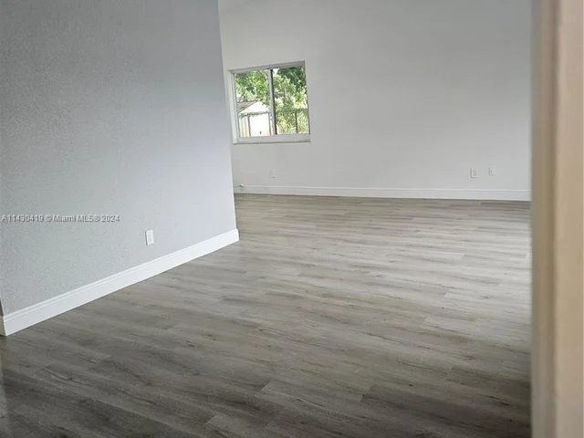 4711 NW 17th St, Lauderhill FL 33313