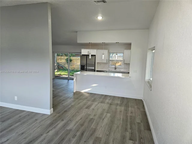 4711 NW 17th St, Lauderhill FL 33313