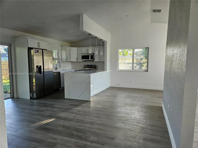 4711 NW 17th St, Lauderhill FL 33313