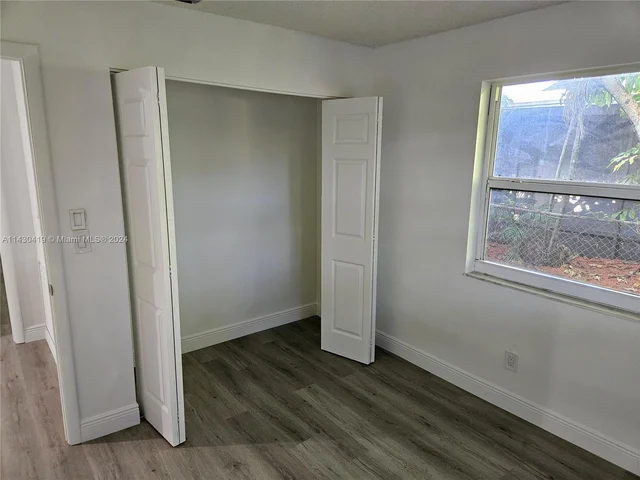 4711 NW 17th St, Lauderhill FL 33313