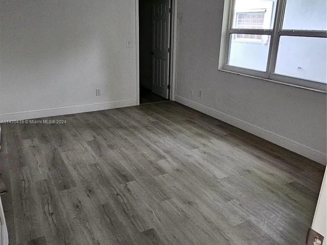 4711 NW 17th St, Lauderhill FL 33313